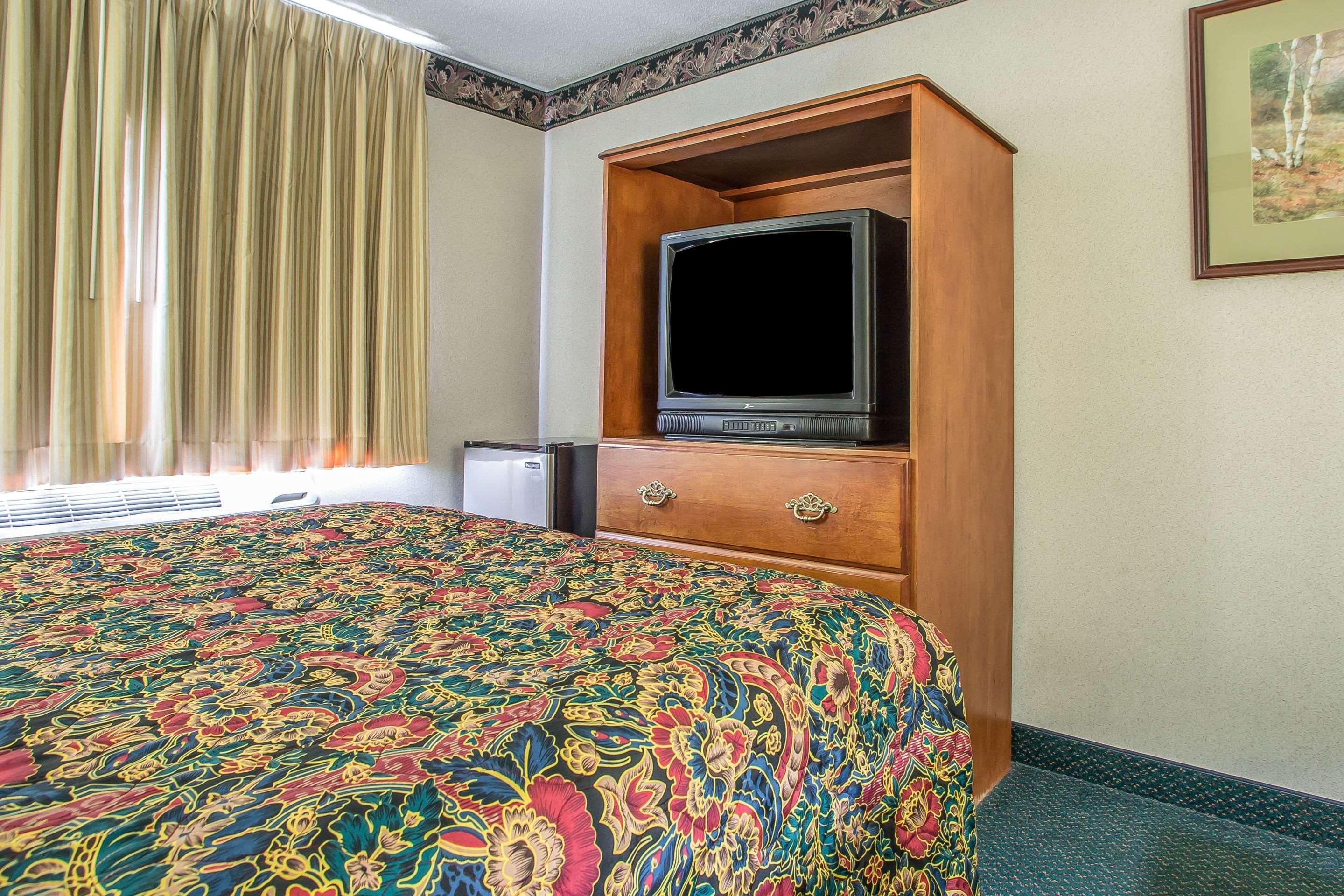 Rodeway Inn Μπέντφορντ Εξωτερικό φωτογραφία